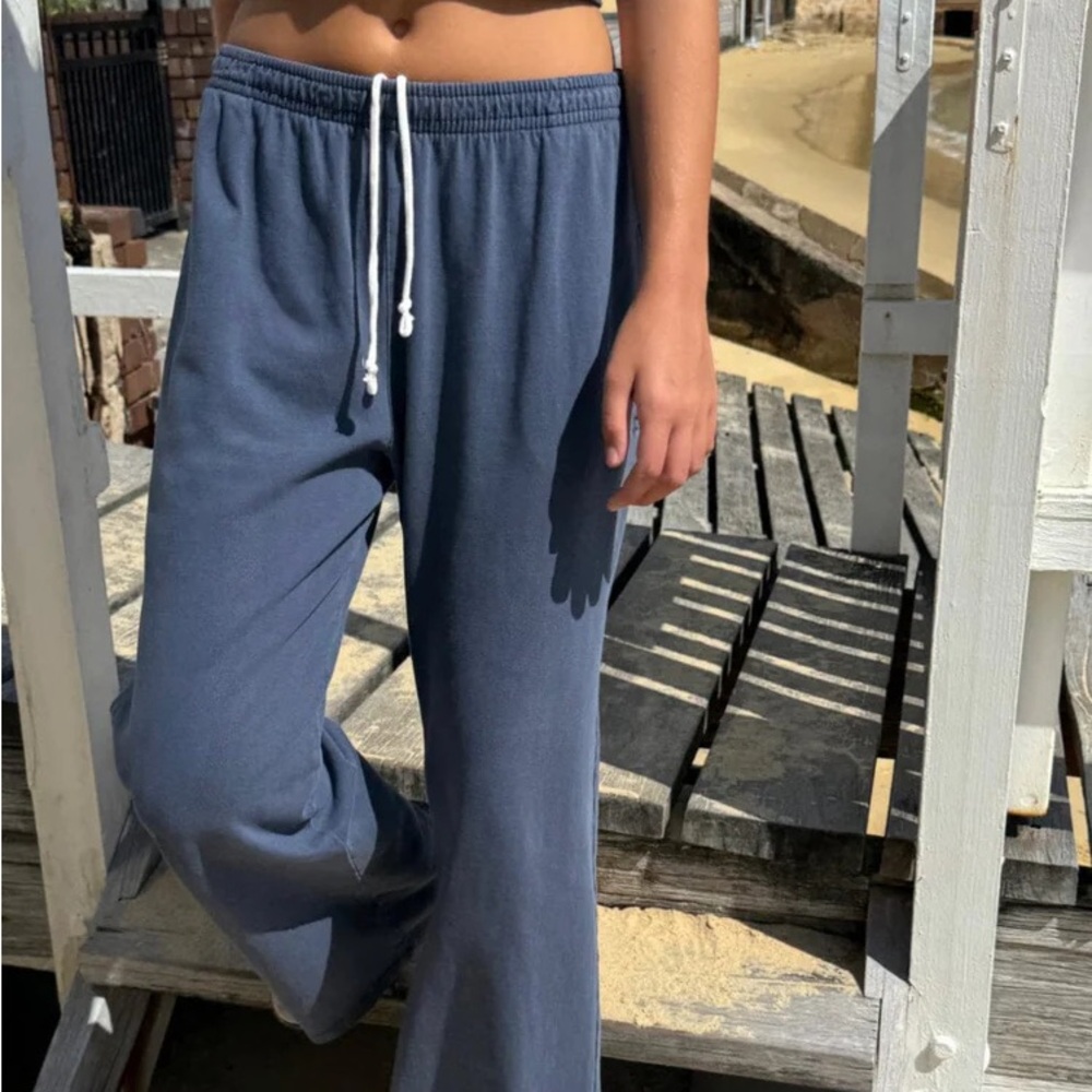 Brandy Melville Anastasia Pants - Picture 5 of 6